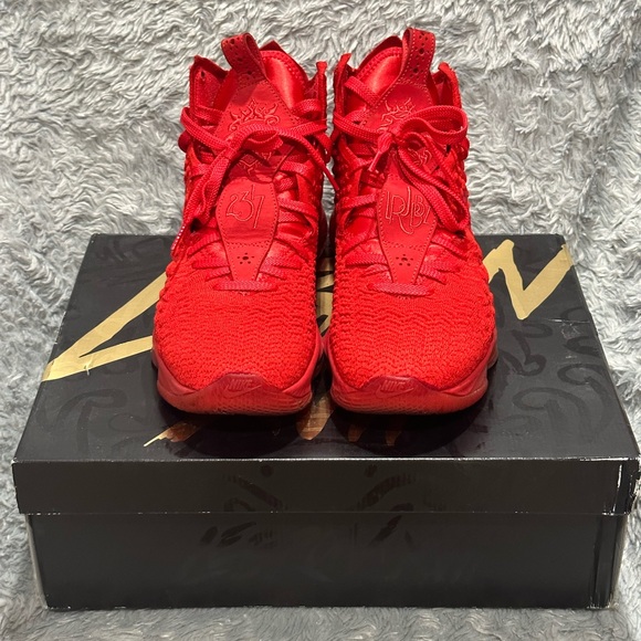 Red Lebron XVII, Men’s Size 12, ***LIKE NEW CONDITION*** - Picture 4 of 7